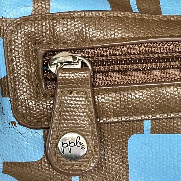 Petunia Pickle Bottom shoulder bag - Picture 10 of 16